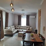 Arlis House Apartamento