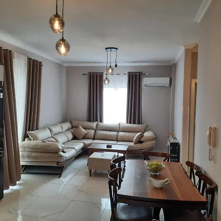 Arlis House Apartamento