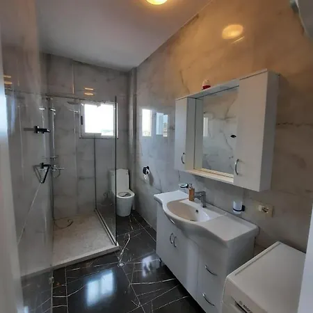 Arlis House * Golem (Tirana)