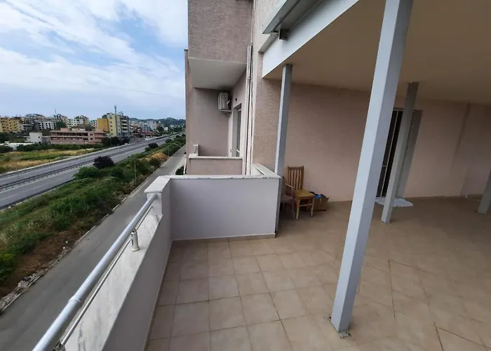 Arlis House Appartamento *