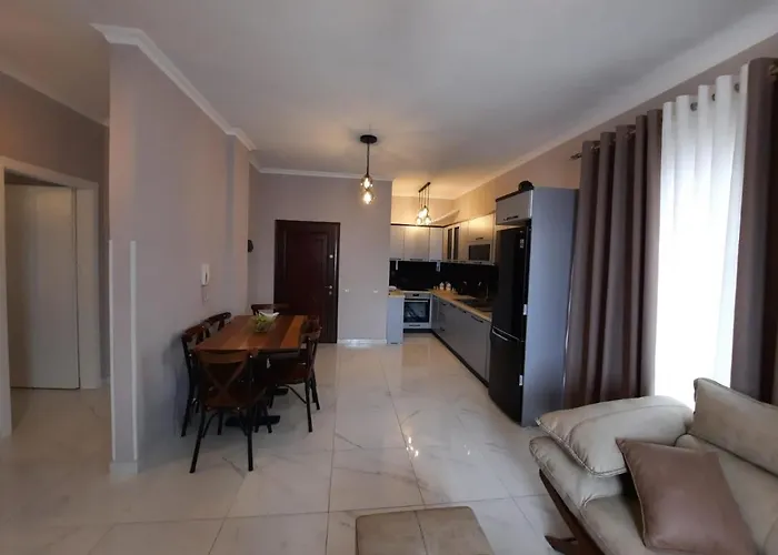 Arlis House Appartamento Golem (Tirana)